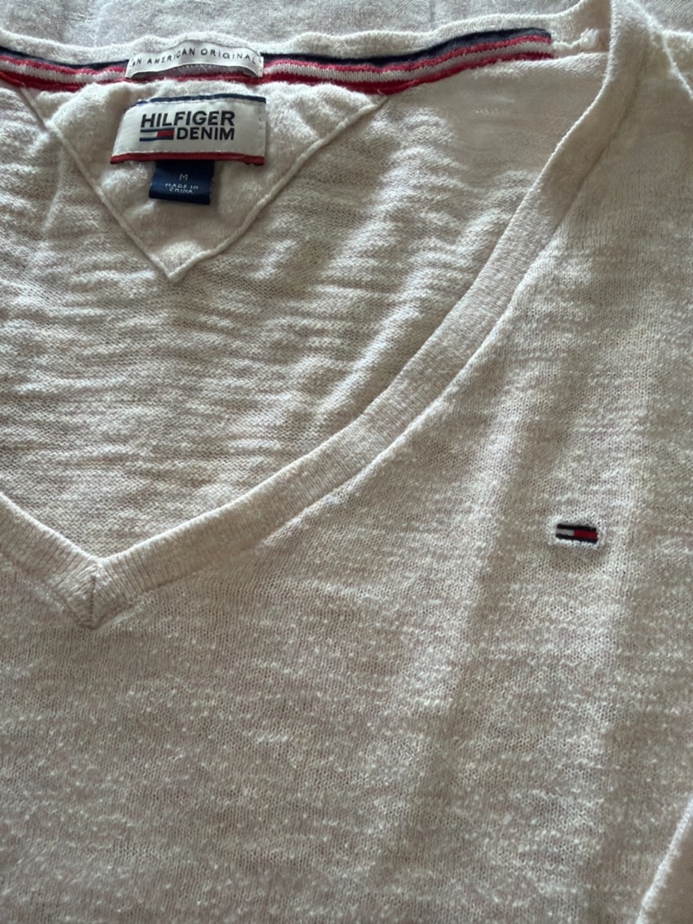 Tommy Hilfiger Women's V-Neck Long Sleeve Sweater in Cream with Signature Flag